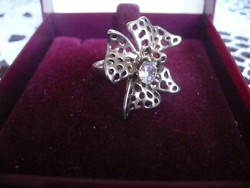 Silver-plated ring in the shape of a beautiful flower