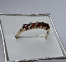 5 igazi rubin kővel díszített arany gyűrű - jelzett