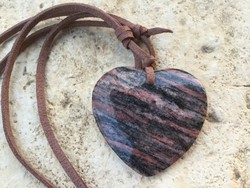 Red brown agate mineral heart-shaped pendant