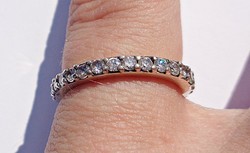 Sok köves 2 mm. széles ezüst gyűrű