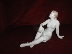 Hollóházi porcelán, figurális szobor,, meztelen nő, 12 cm magas.