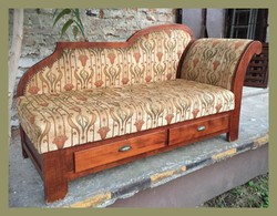 dekoratív, fiókos toscan kanapé, szófa