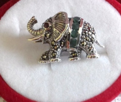 Szerencsét hozó elefánt 925 ezüst, drágakövekkel