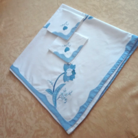Tablecloth with 2 napkins