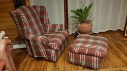 Armchair with legs with footrest