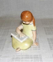 Ritka Bodrogkeresztúri olvasó kislány kerámia figura