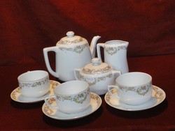 Victoria Austria porcelain, three-person tea set. With a yellow/pink floral pattern. He has!