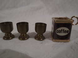 4 db - vastag réz nehéz kávésdoboz, medálként is hordható 1,5 x 1,5 cm - 3 db nehéz kupa 1,5 x 1 cm 