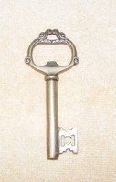 Kulcs alakú bontó, sörnyitó és dugóhúzó