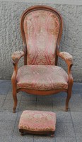 Neo-baroque armchair with footrest