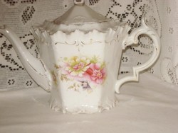Hatszögletű fodros nagyon régi porcelán teáskanna 1 l-es eladó. Egyedi szépség,igazi remekmű.