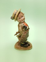 Antik Bertram esernyős kisfiú porcelán figura