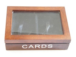 Üveges fedelű, fából készült asztali kártyatartó doboz 