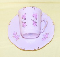 Rózsaszín aranyozott porcelán csésze alátéttel