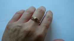B11 - Fémjelzett 375 9 karátos arany gyűrű 