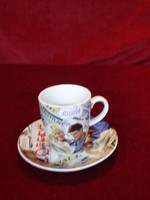 Italian quality porcelain coffee cup + placemat. It is richly patterned. He has!