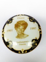 Diana hercegnő emlékére kiadott porcelán doboz, limitált, számozott.  