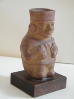 Perui medicine man, gyógyító ember terrakotta szobor másolata