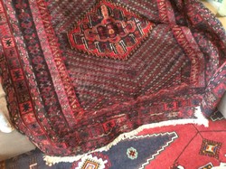 Régi házamból eladó Észak-Iráni többféle technikával készült kézicsomózású kilim szőnyeg