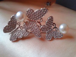 Elegant brooch with 925 silver, cubic zirconia and real pearls