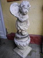 Antik, tömör kőszobor, 19. század, Csörgődobos angyal, puttó ábrázolás. Nagy méretű. 