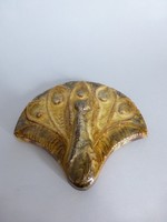 Szignózott,páva alakú pirogránit falikép
