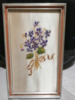 Vintage selyemre hímzett ibolyacsokor fa keretben