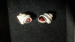 Silver earrings / garnet
