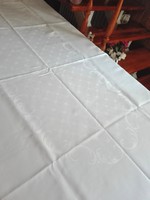 Fehér  minőségi damaszt asztalterítő, 165 x 106 cm