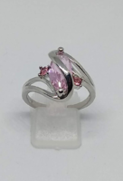925-s finomságú ezüsttel töltött gyűrű, rózsaszín topáz kristályokkal