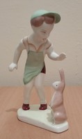 Jelzett, Aqvincum Budapest porcelán figura eladó: Zöld sapkás kisfiú nyuszival