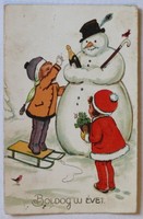 Karácsonyi képeslap, 1905-1945 között: Hóembert építő gyermekek (Amag)