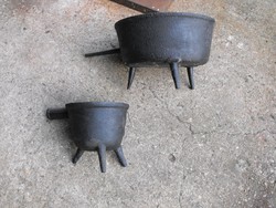 Rare original minimum 200-year-old three-legged 3-foot iron foot cast iron pot