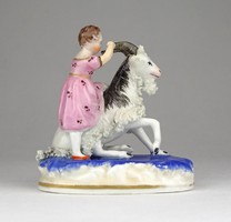 0X488 Kecske kislánnyal antik porcelán szobor