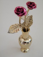 Két szál aranyozott​ mini ​rózsa​ vázában