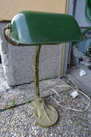Régi banklámpa (bankár lámpa) klasszikus zöld zománcbúrával, öntöttvas talppal