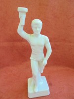 Ritka hollóházi Olimpiai lángot tartó porcelán szobor