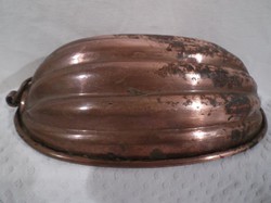 Copper- Biedermeyer - melon-shaped - German - 19th century handmade shape - 21 x 13 x 6.5 cm