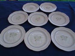 CCA 1890-1910 böl származó majolika tányérok 8 süteményes db nagyméretű kézzel festett.