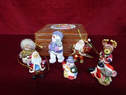 Resin Christmas decorations. Different shapes. He has!