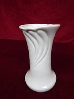 German porcelain vase 13.5 cm high, so far standing in the display case. He has!
