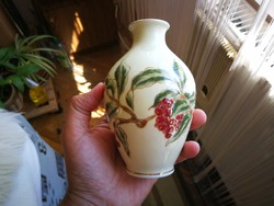 Zsolnay szőlő mintás porcelán  váza