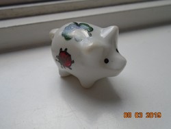 Szerencse malac miniatűr fűzhető porcelán, katicabogárral