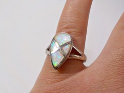 Fehér opálos ezüst gyűrű 60-as méret