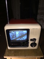 Antik   tv.    JVC   3020   GM   IC    fekete - fehér 1975 .