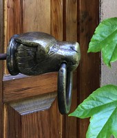 Gyönyörű bronz  kutyafejes akasztó, kopogtató(?) vagy ajtódísz maistro 79 részére 