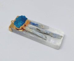 Szelenit-kék kianit-titánium druzy medál 