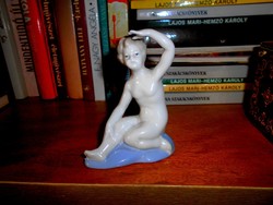 Német  Metzler&Ortloff porcelán vitrintárgy