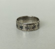 Széles női ezüst gyűrű jelzett