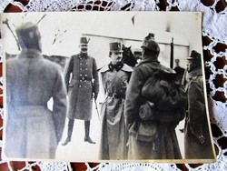 HABSBURG BOLDOG IV. KÁROLY KIRÁLY FRONTON KATONÁK -KAL NAGY SAJTÓ FOTÓ 1916